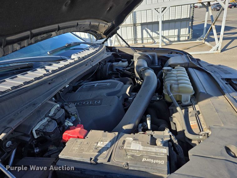 image for item YA0871 2020 Lincoln  Navigator L SUV