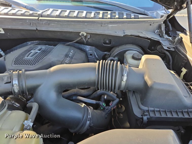 image for item YA0871 2020 Lincoln  Navigator L SUV