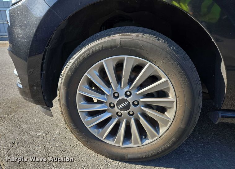 image for item YA0871 2020 Lincoln  Navigator L SUV