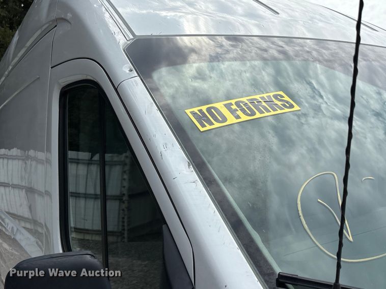 image for item YA0946 2020 Ford Transit 350 van