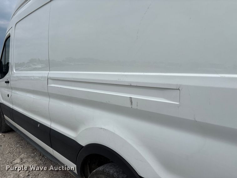 image for item YA0946 2020 Ford Transit 350 van