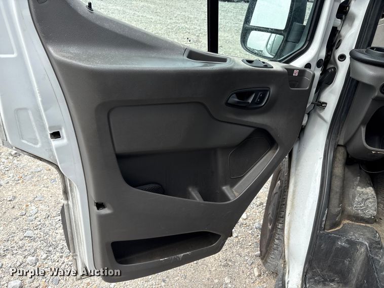 image for item YA0946 2020 Ford Transit 350 van