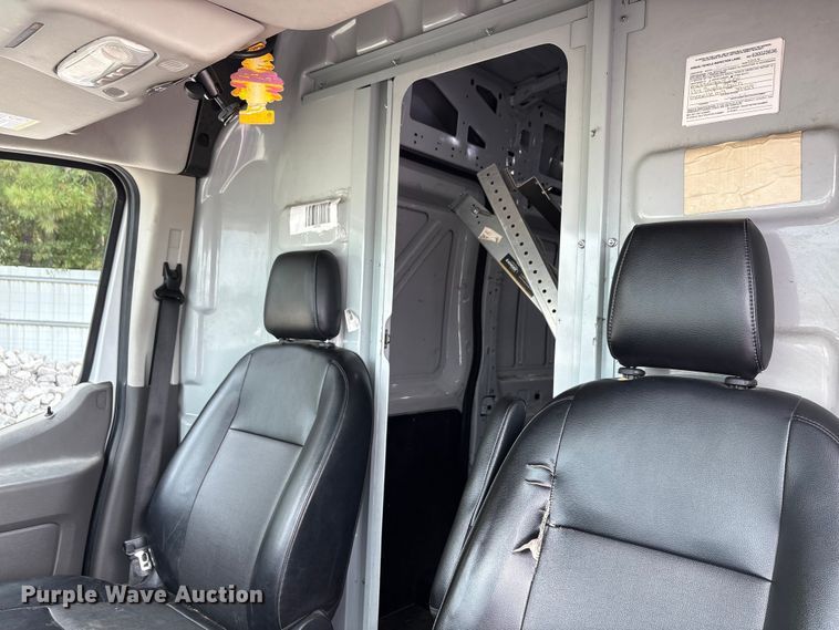 image for item YA0946 2020 Ford Transit 350 van