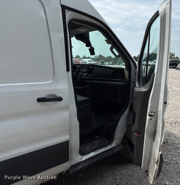 image for item YA0946 2020 Ford Transit 350 van
