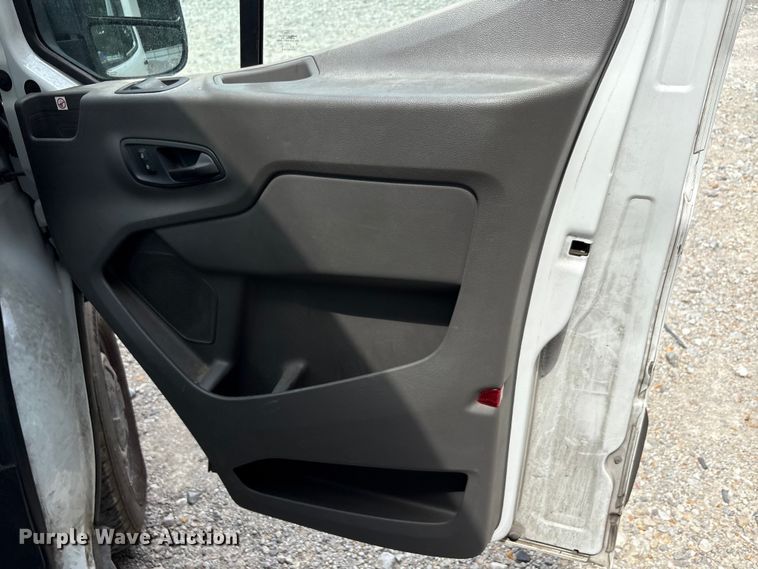image for item YA0946 2020 Ford Transit 350 van