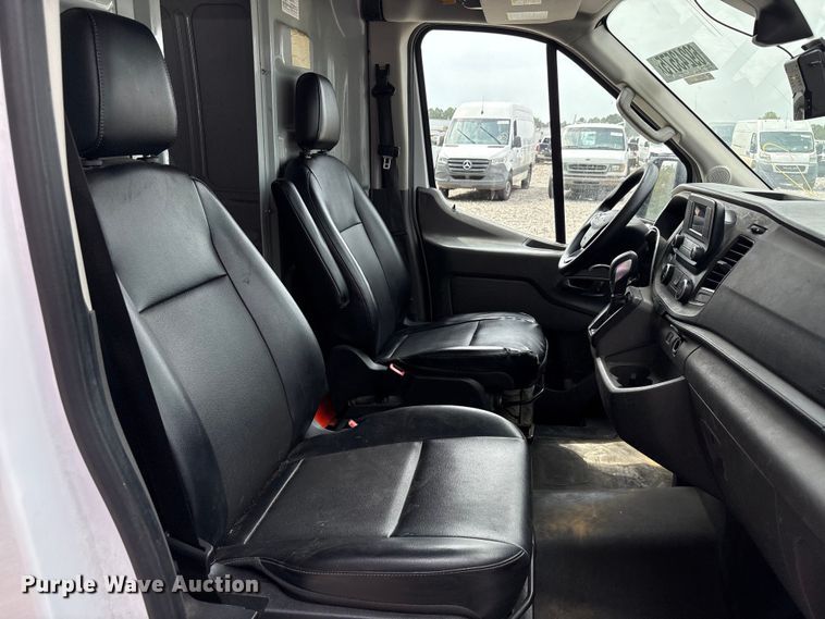 image for item YA0946 2020 Ford Transit 350 van