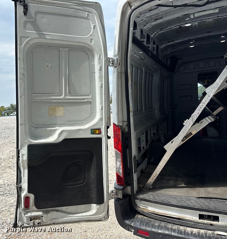 image for item YA0946 2020 Ford Transit 350 van