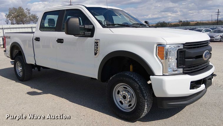 image for item YA1095 2019 Ford F250 XL Super Duty Crew Cab pickup truck