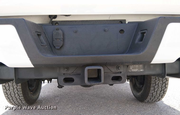 image for item YA1095 2019 Ford F250 XL Super Duty Crew Cab pickup truck