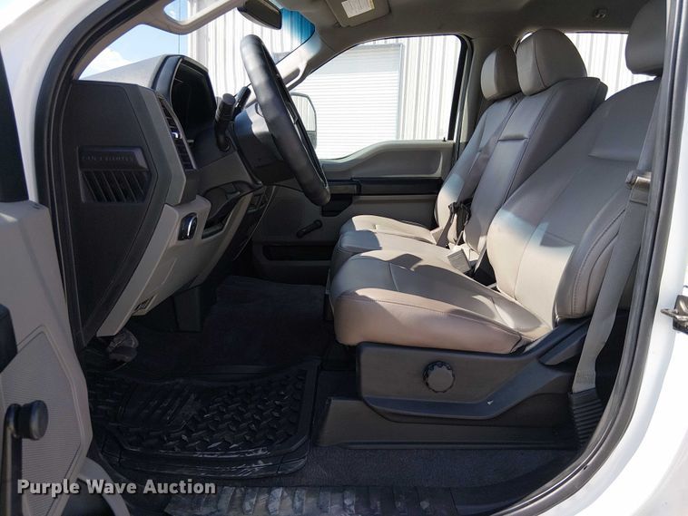 image for item YA1095 2019 Ford F250 XL Super Duty Crew Cab pickup truck