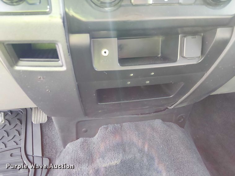 image for item YA1095 2019 Ford F250 XL Super Duty Crew Cab pickup truck