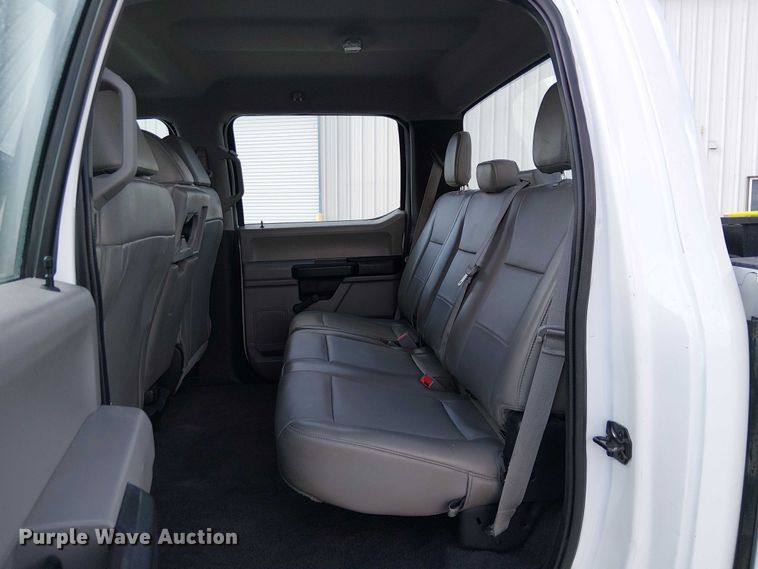 image for item YA1095 2019 Ford F250 XL Super Duty Crew Cab pickup truck