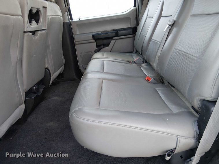 image for item YA1095 2019 Ford F250 XL Super Duty Crew Cab pickup truck