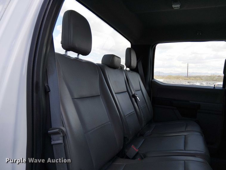 image for item YA1095 2019 Ford F250 XL Super Duty Crew Cab pickup truck