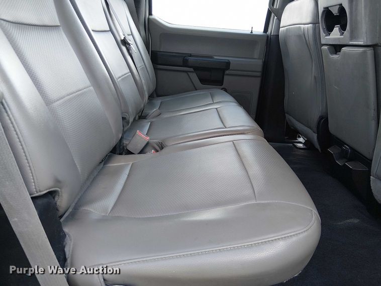 image for item YA1095 2019 Ford F250 XL Super Duty Crew Cab pickup truck