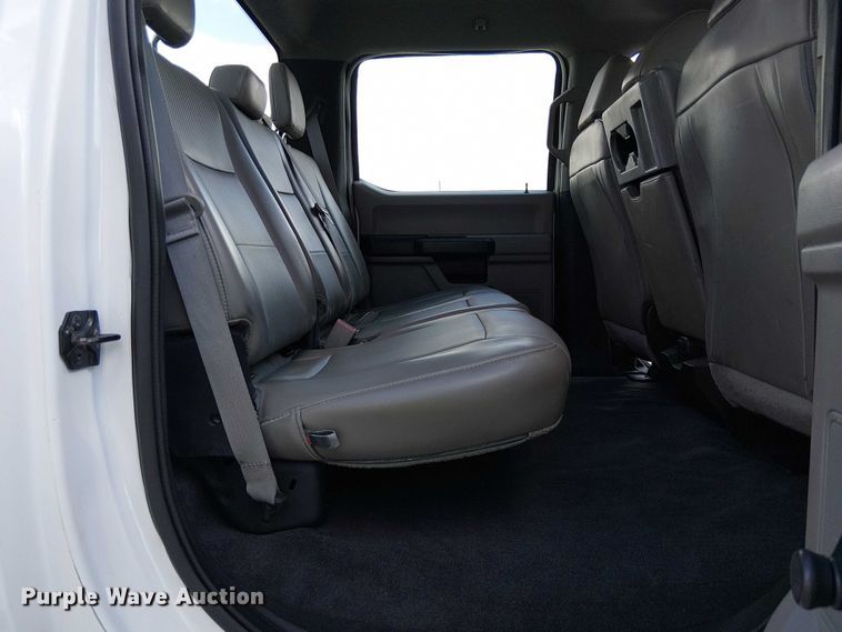 image for item YA1095 2019 Ford F250 XL Super Duty Crew Cab pickup truck