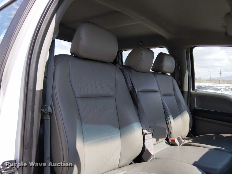 image for item YA1095 2019 Ford F250 XL Super Duty Crew Cab pickup truck