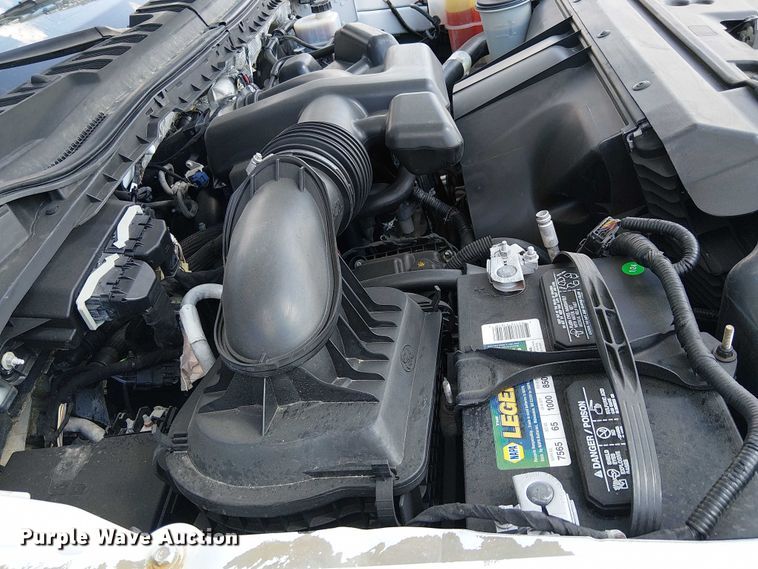 image for item YA1095 2019 Ford F250 XL Super Duty Crew Cab pickup truck