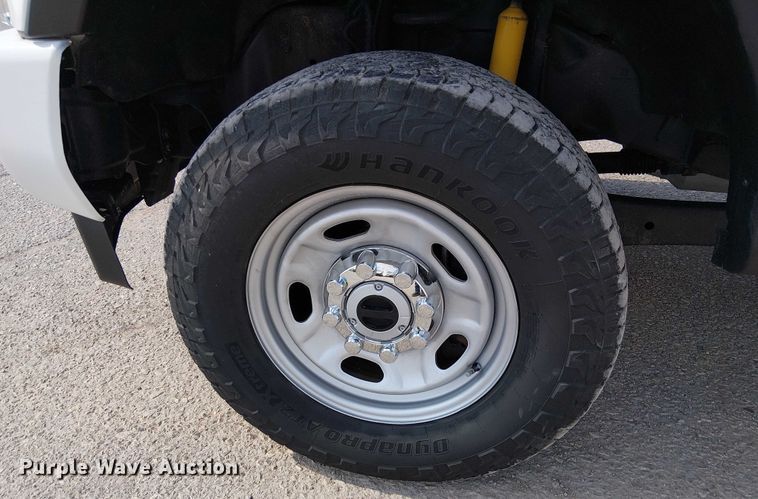 image for item YA1095 2019 Ford F250 XL Super Duty Crew Cab pickup truck