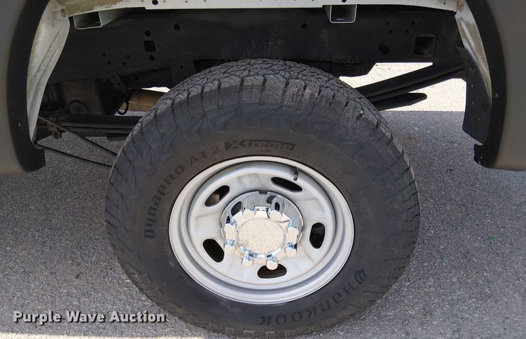 image for item YA1095 2019 Ford F250 XL Super Duty Crew Cab pickup truck