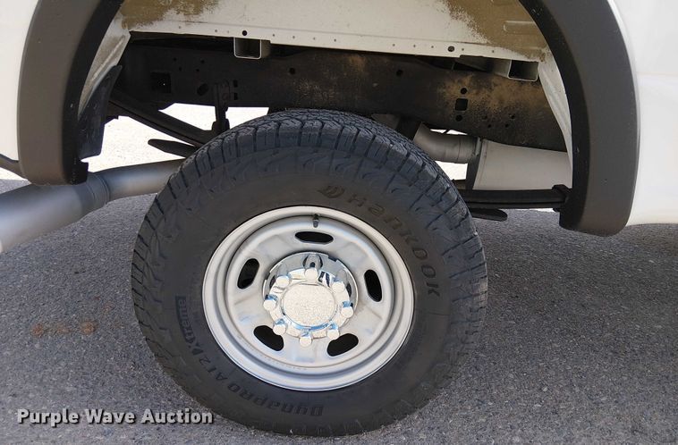 image for item YA1095 2019 Ford F250 XL Super Duty Crew Cab pickup truck