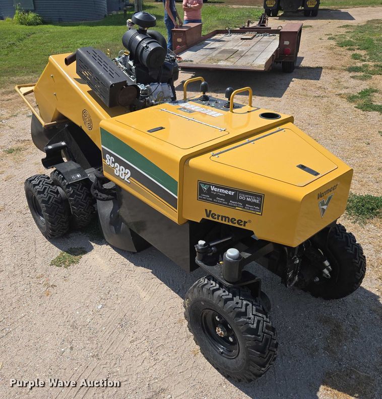 image for item DE2197 2020 Vermeer SC382 stump grinder
