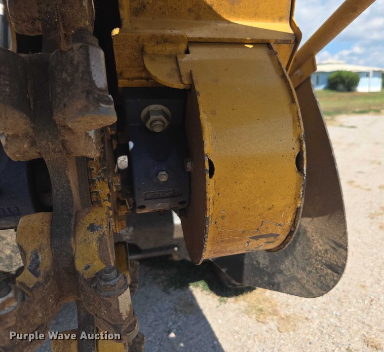 image for item DE2197 2020 Vermeer SC382 stump grinder