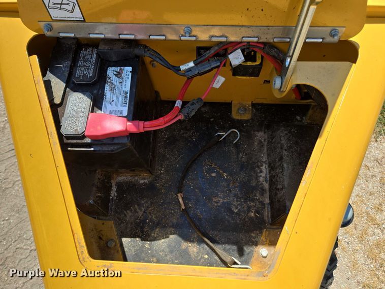 image for item DE2197 2020 Vermeer SC382 stump grinder