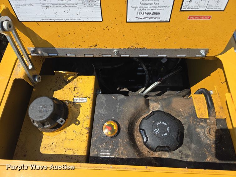image for item DE2197 2020 Vermeer SC382 stump grinder