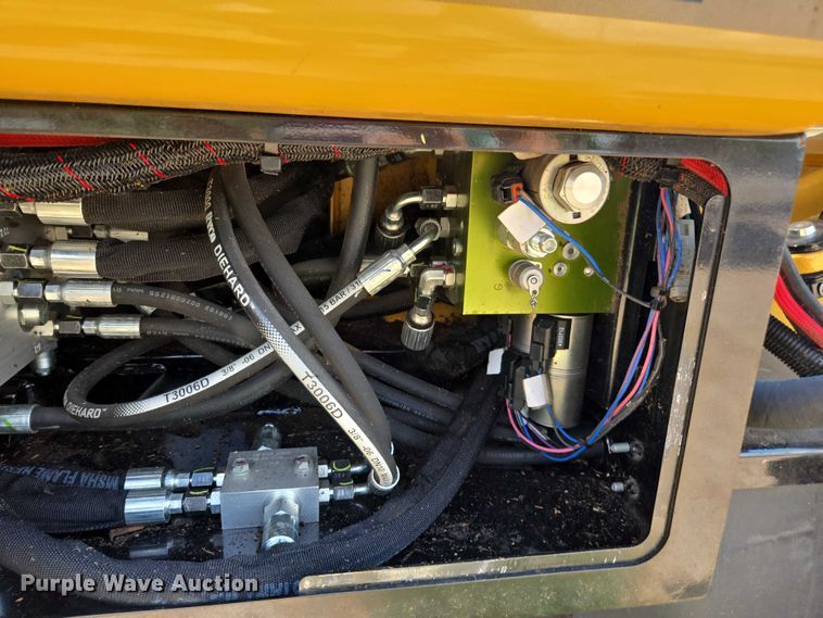 image for item DE2197 2020 Vermeer SC382 stump grinder