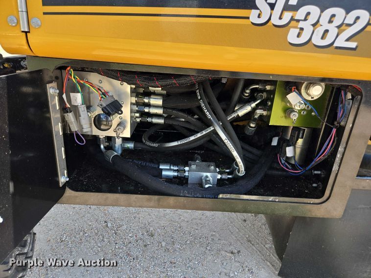 image for item DE2197 2020 Vermeer SC382 stump grinder