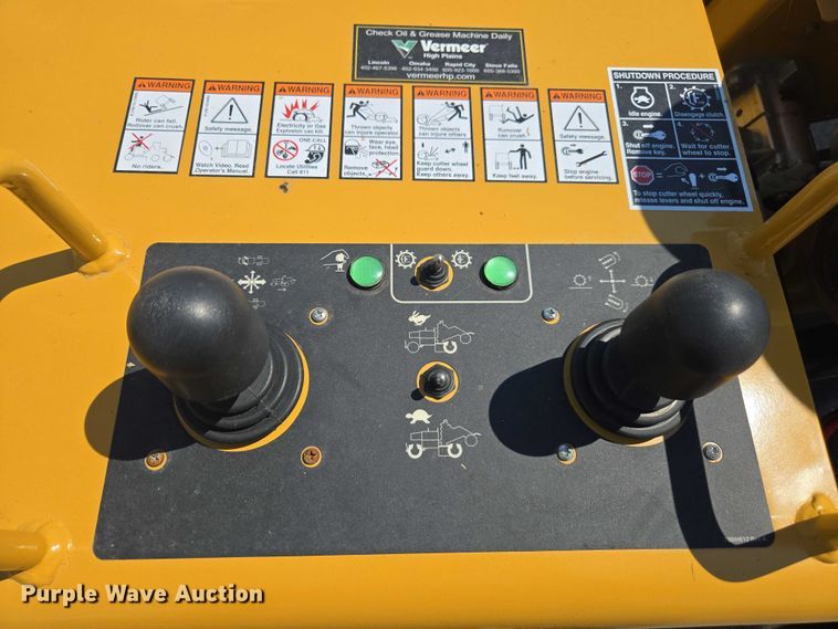 image for item DE2197 2020 Vermeer SC382 stump grinder