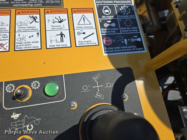 image for item DE2197 2020 Vermeer SC382 stump grinder