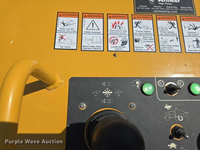 image for item DE2197 2020 Vermeer SC382 stump grinder