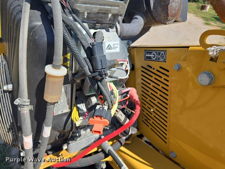 image for item DE2197 2020 Vermeer SC382 stump grinder