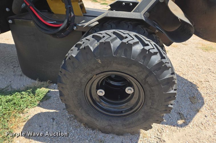 image for item DE2197 2020 Vermeer SC382 stump grinder