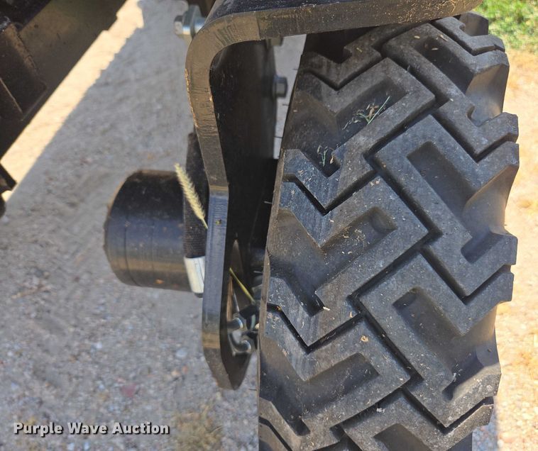 image for item DE2197 2020 Vermeer SC382 stump grinder