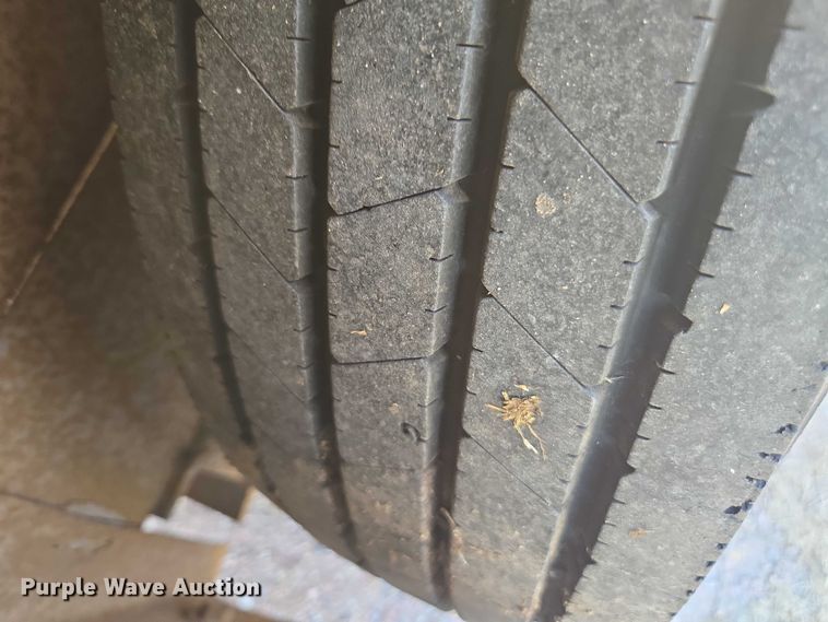 image for item DE2197 2020 Vermeer SC382 stump grinder