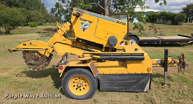 image for item DE2198 2005 Vermeer SC752 stump grinder