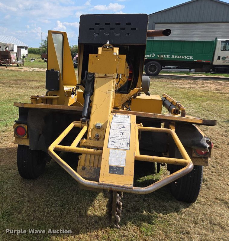 image for item DE2198 2005 Vermeer SC752 stump grinder