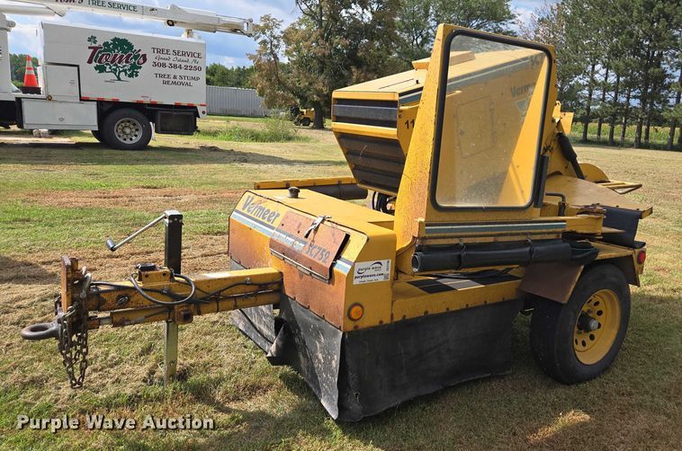 image for item DE2198 2005 Vermeer SC752 stump grinder