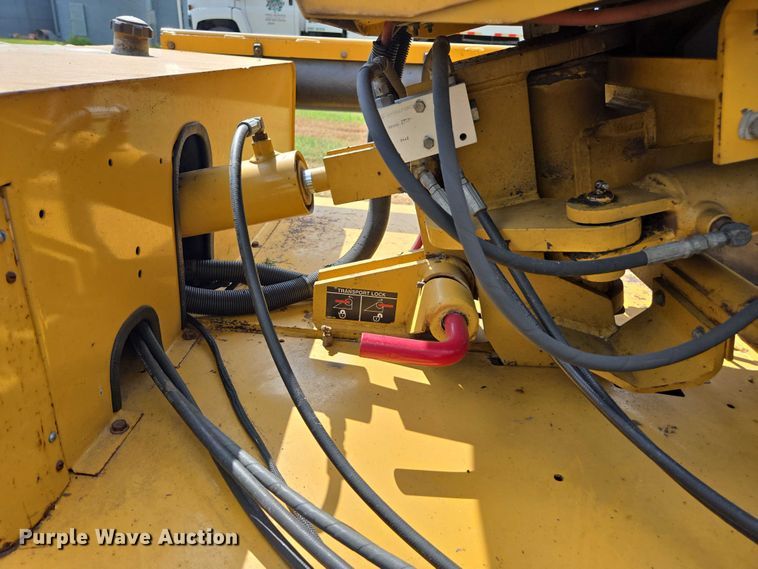 image for item DE2198 2005 Vermeer SC752 stump grinder