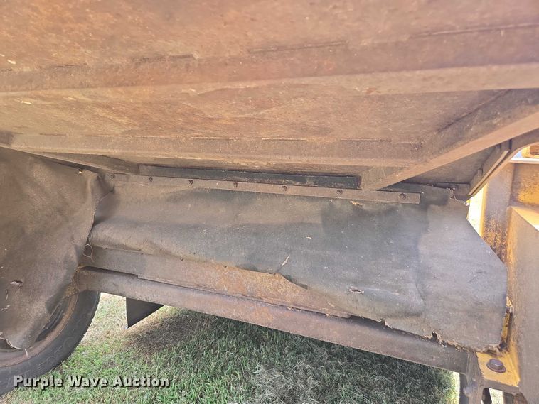 image for item DE2198 2005 Vermeer SC752 stump grinder