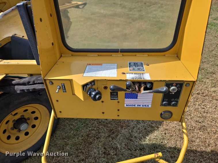 image for item DE2198 2005 Vermeer SC752 stump grinder