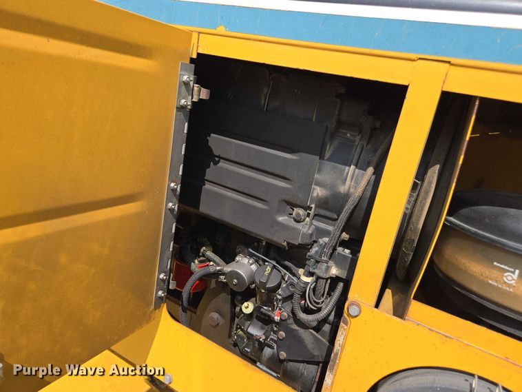 image for item DE2198 2005 Vermeer SC752 stump grinder