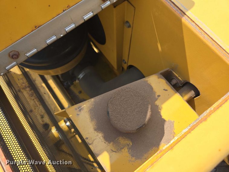 image for item DE2198 2005 Vermeer SC752 stump grinder