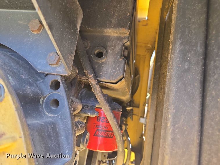 image for item DE2198 2005 Vermeer SC752 stump grinder