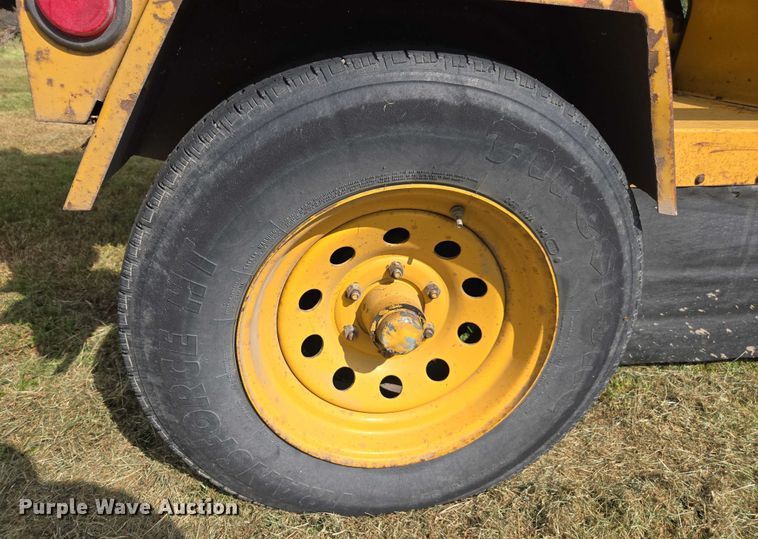 image for item DE2198 2005 Vermeer SC752 stump grinder