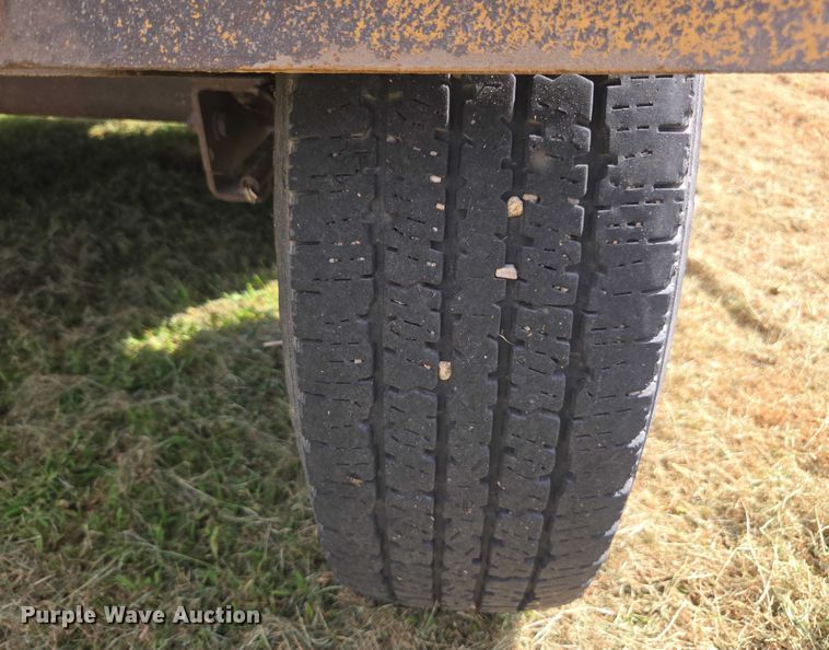 image for item DE2198 2005 Vermeer SC752 stump grinder