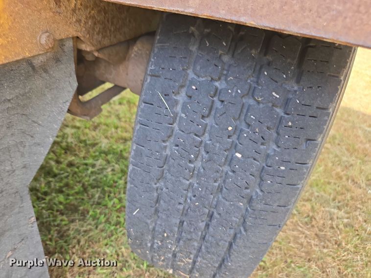 image for item DE2198 2005 Vermeer SC752 stump grinder